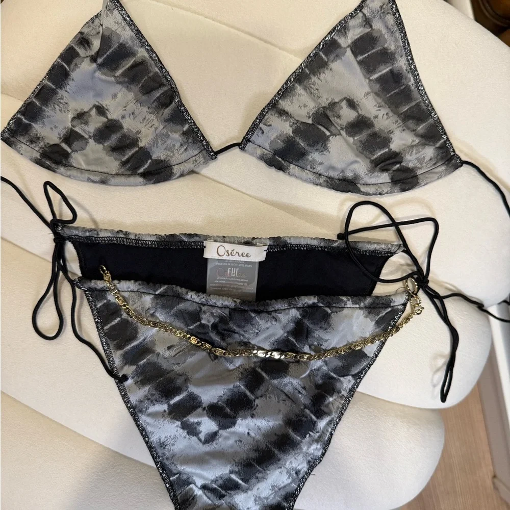 Chic Black and White Bikini Set - Picture 3 of 6